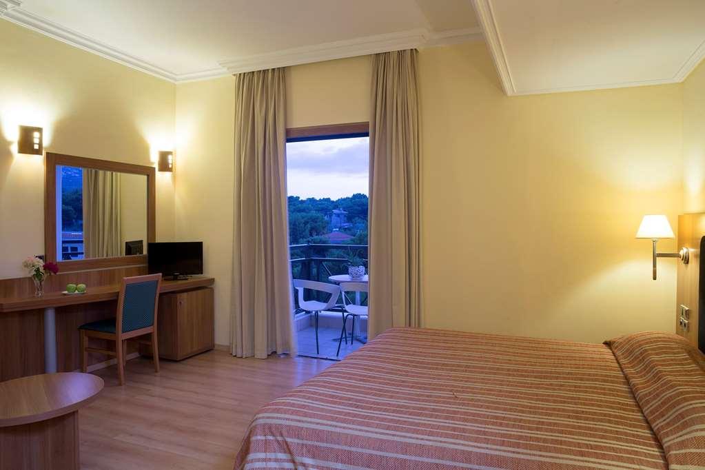 Ramada By Wyndham, Athens Club Attica Riviera Hotel Nea Makri Room photo