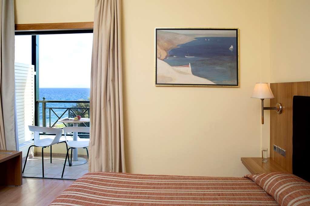 Ramada By Wyndham, Athens Club Attica Riviera Hotel Nea Makri Room photo