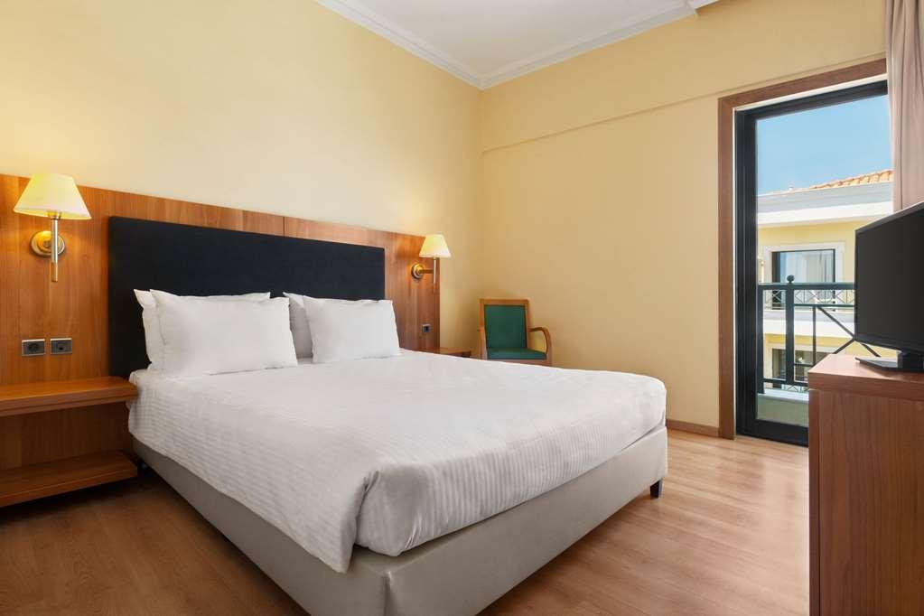 Ramada By Wyndham, Athens Club Attica Riviera Hotel Nea Makri Room photo