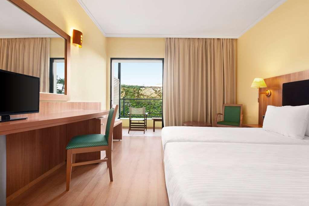 Ramada By Wyndham, Athens Club Attica Riviera Hotel Nea Makri Room photo