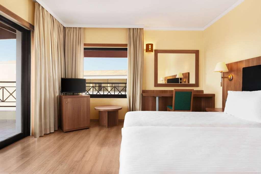 Ramada By Wyndham, Athens Club Attica Riviera Hotel Nea Makri Room photo