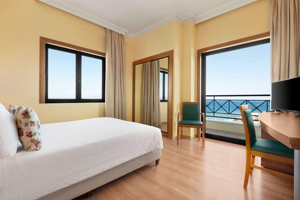 Ramada By Wyndham, Athens Club Attica Riviera Hotel Nea Makri Room photo